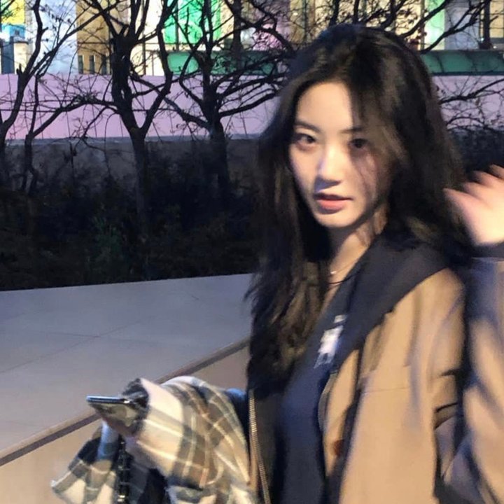 被流浪猫捡到的男人